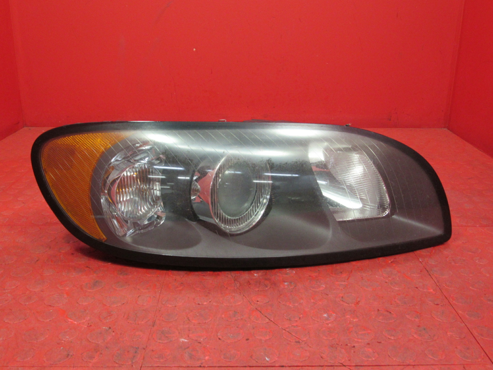 Replace® - Volvo C70 with Factory Halogen Headlights 2011