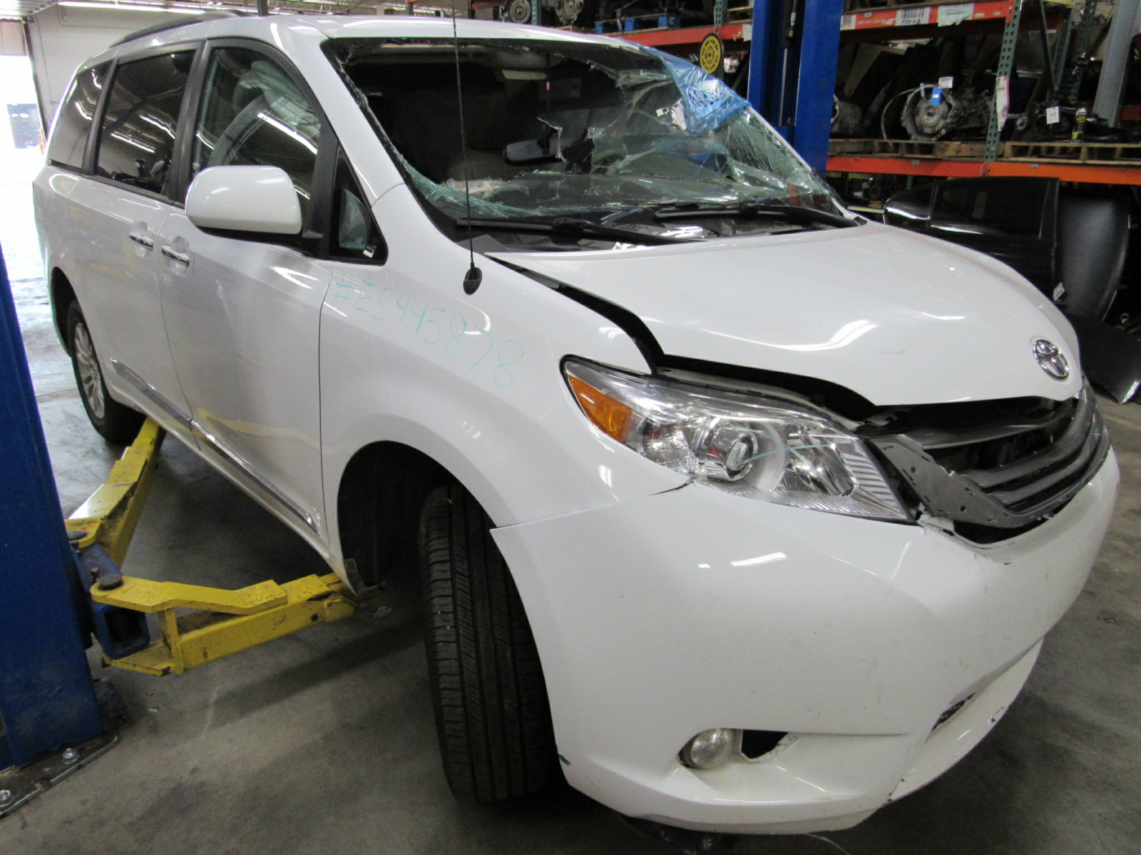 2014 Toyota Sienna XLE 119K In For parts 9-18-23