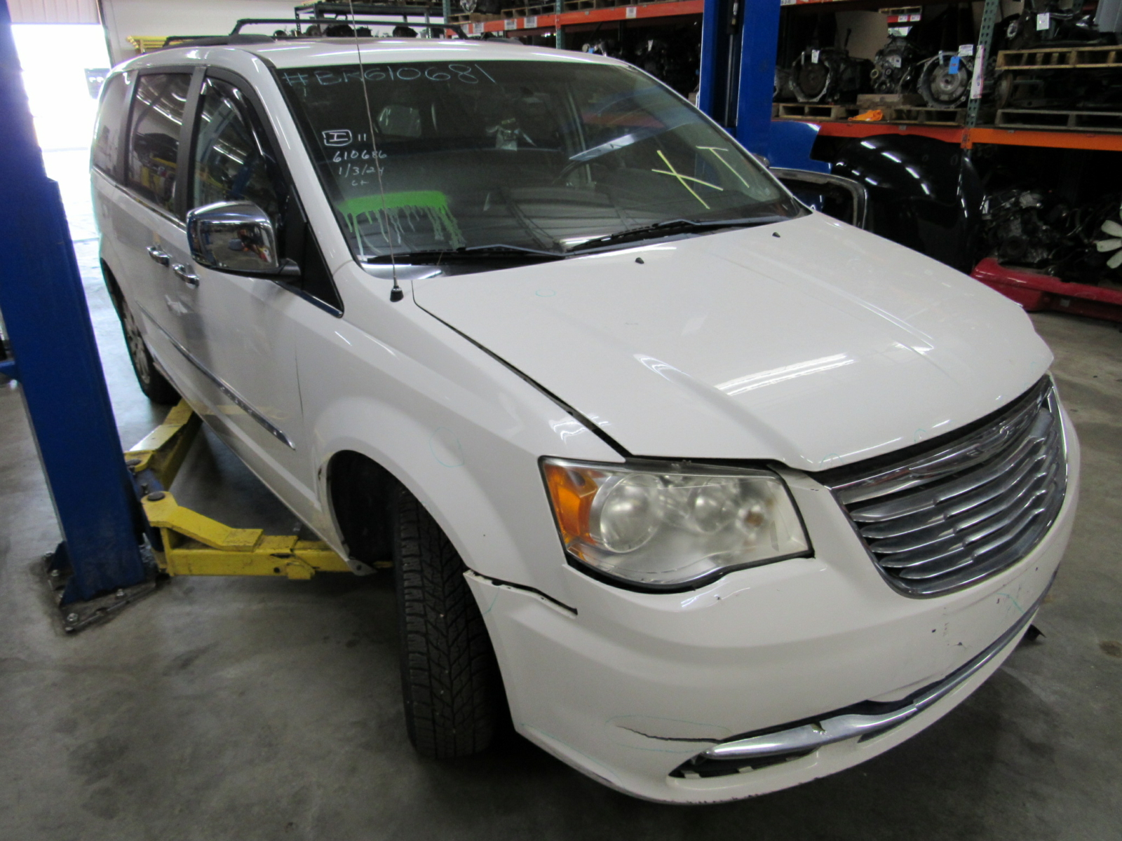 2011 Chrysler Town & Country Minivan 144K In For Parts 4-15-24